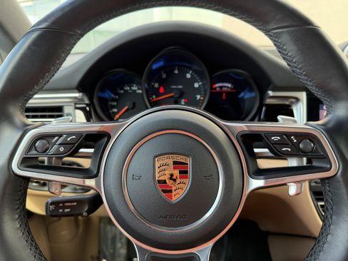 Certified 2019 Porsche Macan image 37