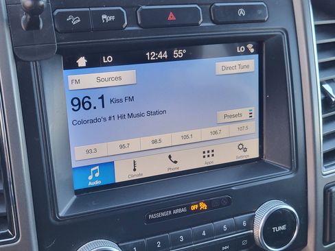 Used 2019 Ford Expedition XLT w/ Equipment Group 201A AWD/4WD image 15