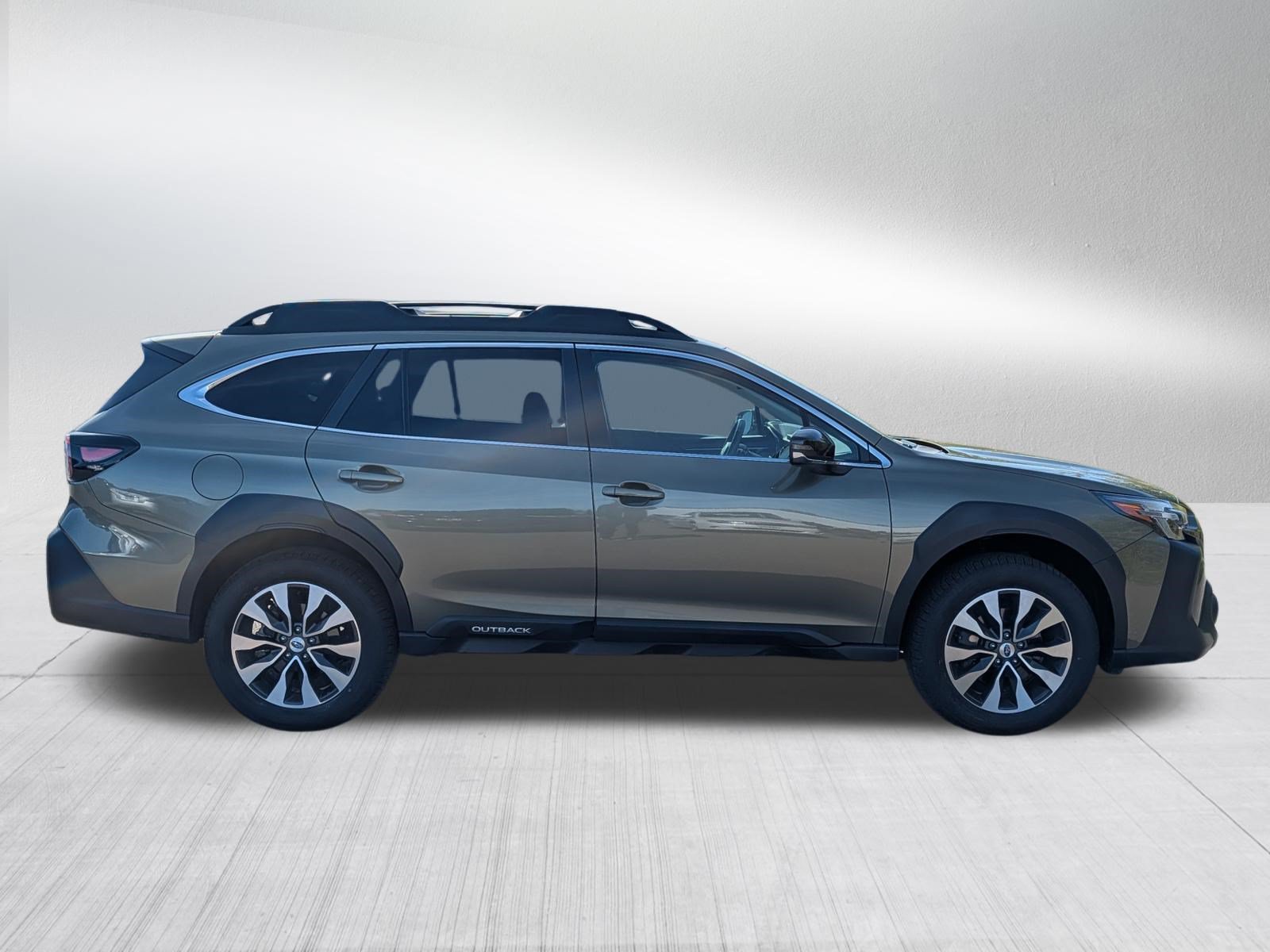 Used 2025 Subaru Outback Limited w/ Tech Package 3 AWD/4WD image 15