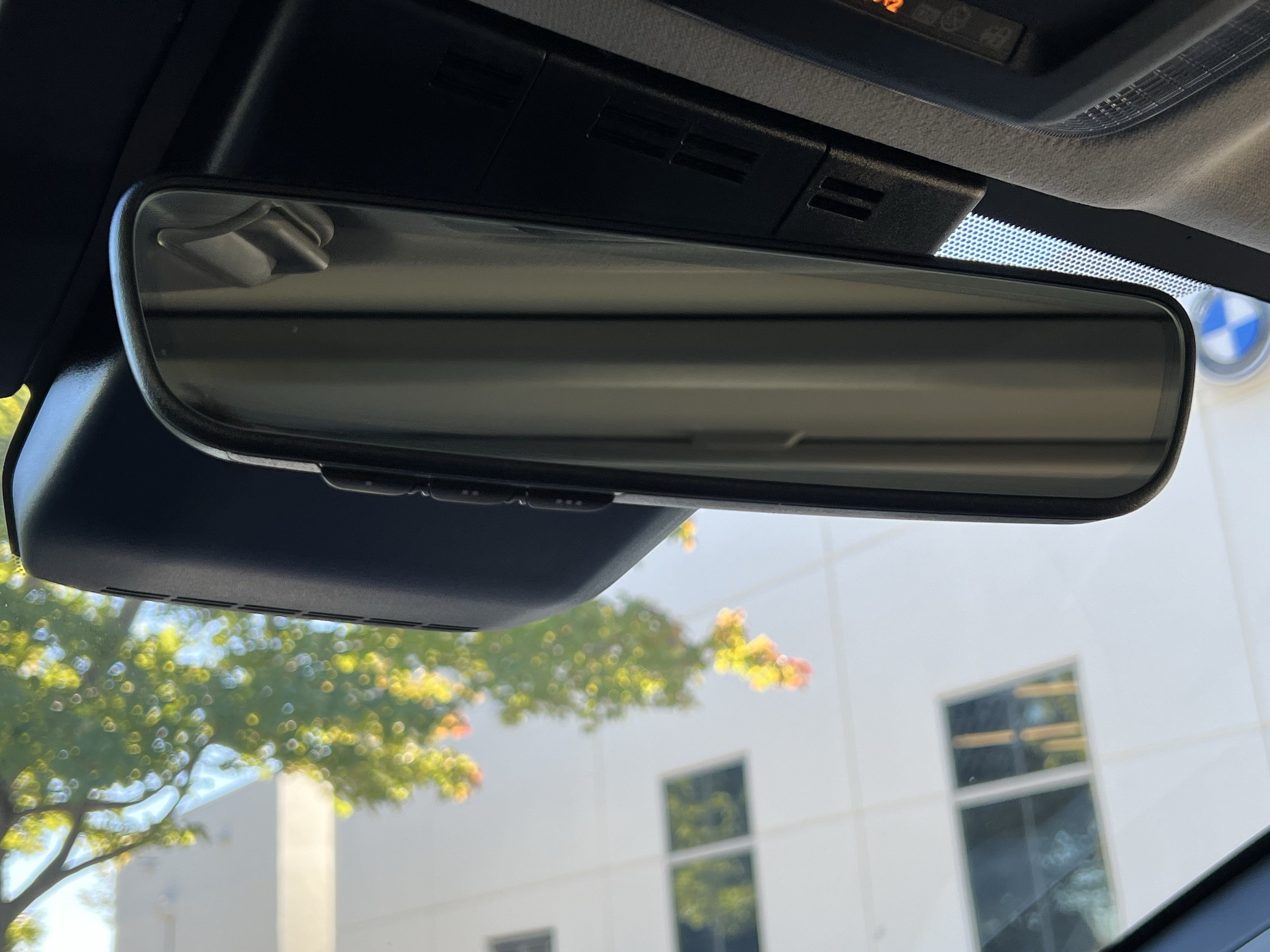 Used 2025 Toyota Prius XLE FWD image 27