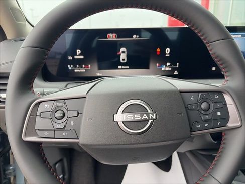 New 2026 Nissan Sentra SR w/ Floor Mat Package FWD image 13