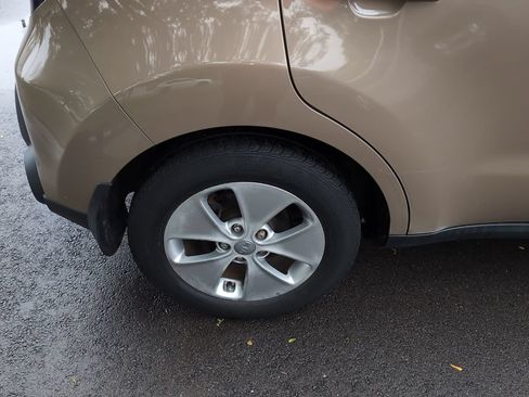 Used 2016 Kia Soul FWD image 4