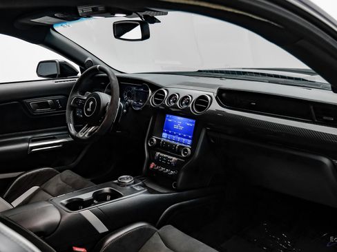 Used 2020 Ford Mustang Shelby GT500 w/ Carbon Fiber Track Pack image 46