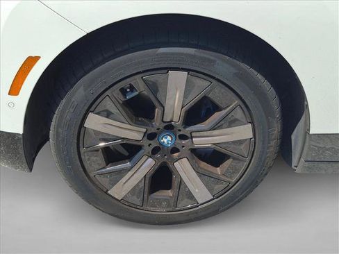Certified 2024 BMW iX xDrive50 w/ Premium Package AWD/4WD image 21