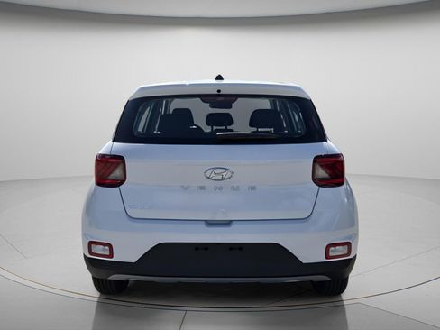 New 2026 Hyundai Venue SE FWD image 4