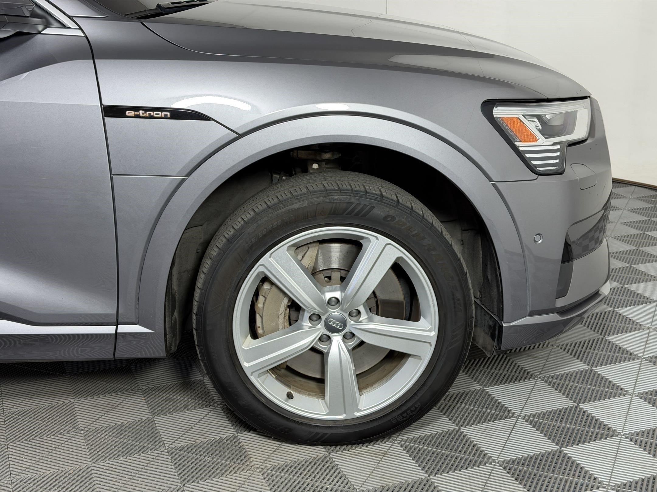 Used 2019 Audi e-tron Premium Plus AWD/4WD image 13