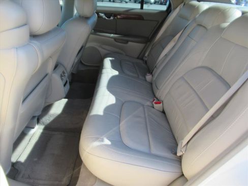 Used 2004 Cadillac De Ville Base image 24
