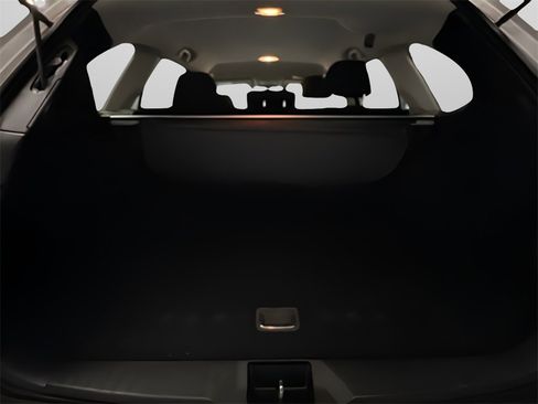 Used 2018 Subaru Outback 2.5i Premium image 16