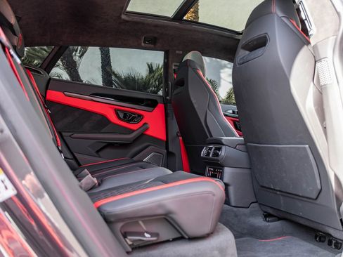 Used 2024 Lamborghini Urus S image 20