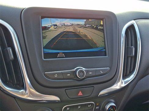 Used 2020 Chevrolet Equinox LT image 18