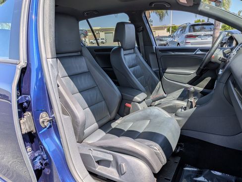 Used 2011 Volkswagen GTI 4-Door FWD image 32