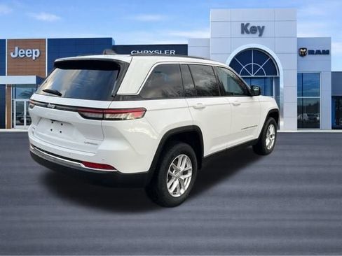 Used 2025 Jeep Grand Cherokee Laredo X image 5