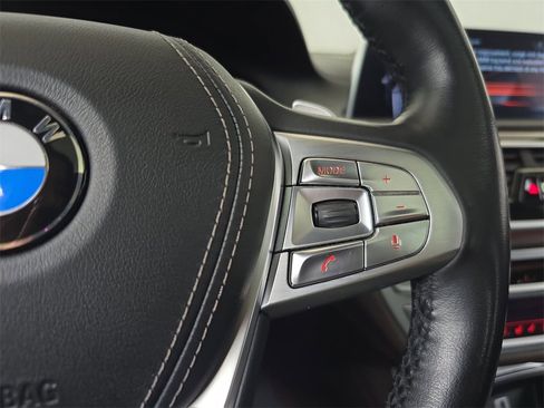 Used 2017 BMW 750i image 21