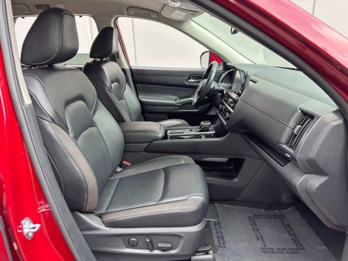 Used 2023 Nissan Pathfinder SL FWD image 14