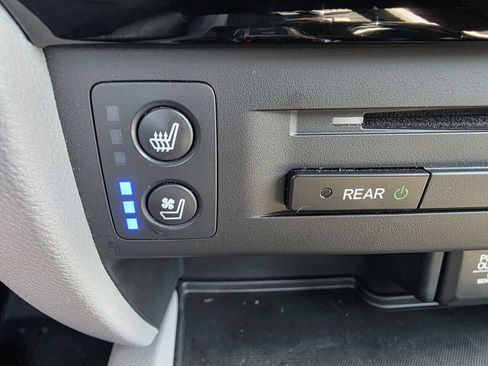 Used 2017 Honda Pilot Elite image 19