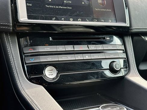 Used 2018 Jaguar F-PACE S AWD/4WD image 17