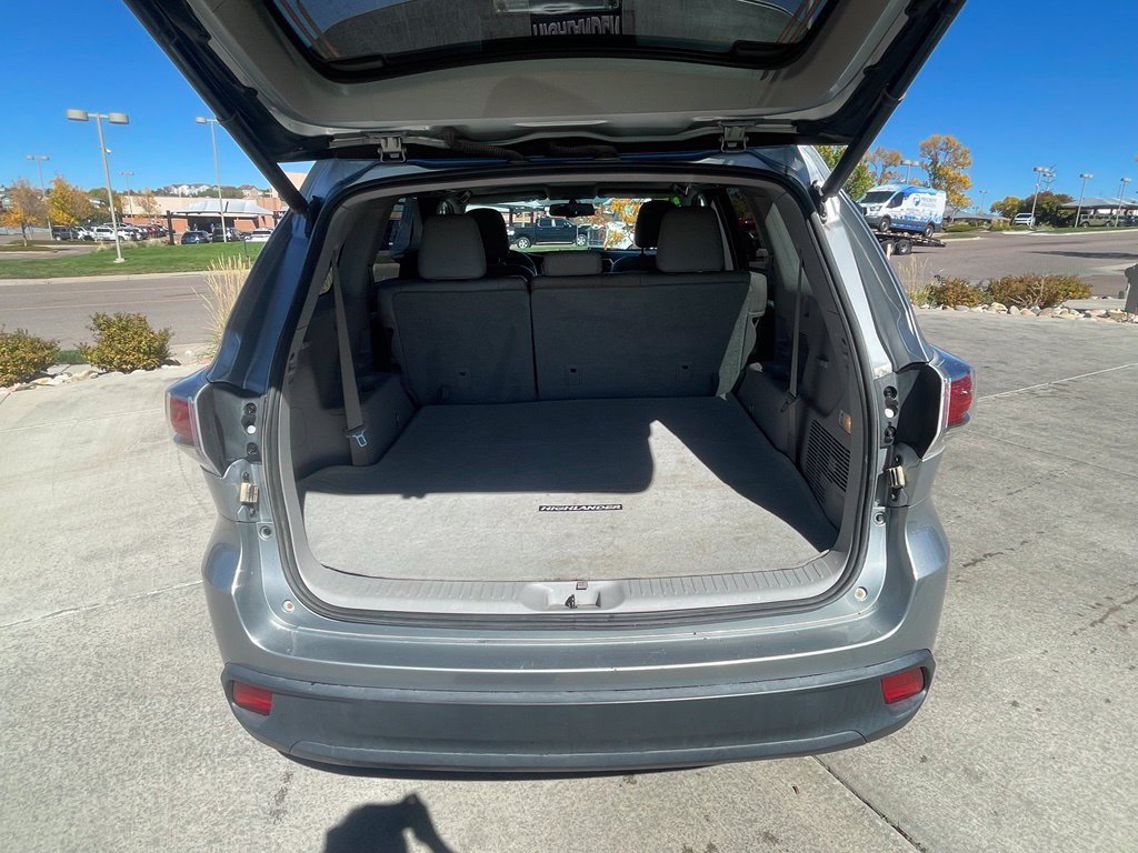 Used 2014 Toyota Highlander XLE AWD/4WD image 29
