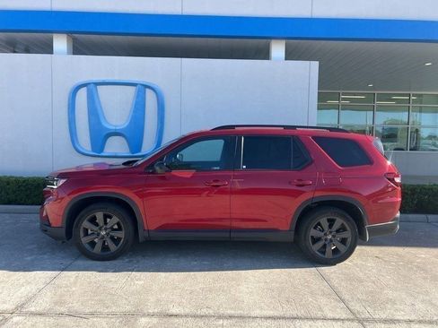 Used 2023 Honda Pilot Sport image 5