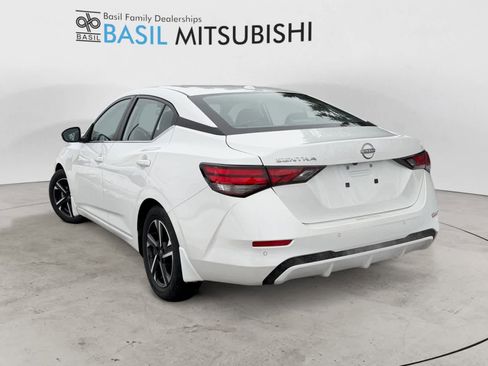 Used 2025 Nissan Sentra SV image 3
