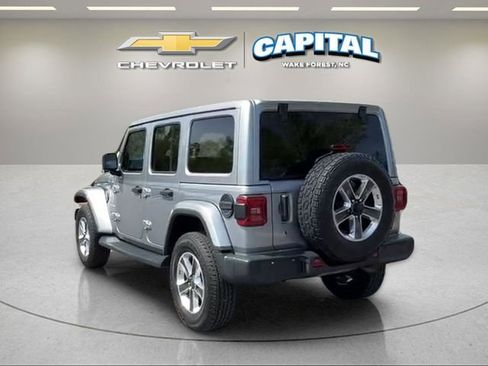 Used 2018 Jeep Wrangler Unlimited Sahara image 4