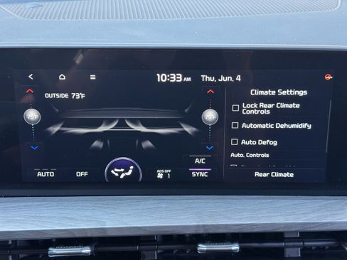 Used 2025 Kia Telluride EX w/ EX Captain's Chair Package AWD/4WD image 27