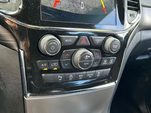 Certified 2022 Jeep Grand Cherokee Laredo E RWD image 26