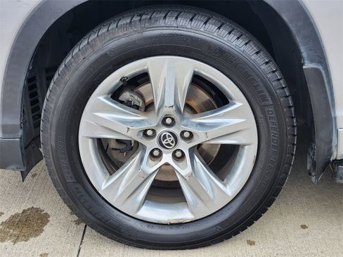Used 2016 Toyota Highlander Limited Platinum image 10