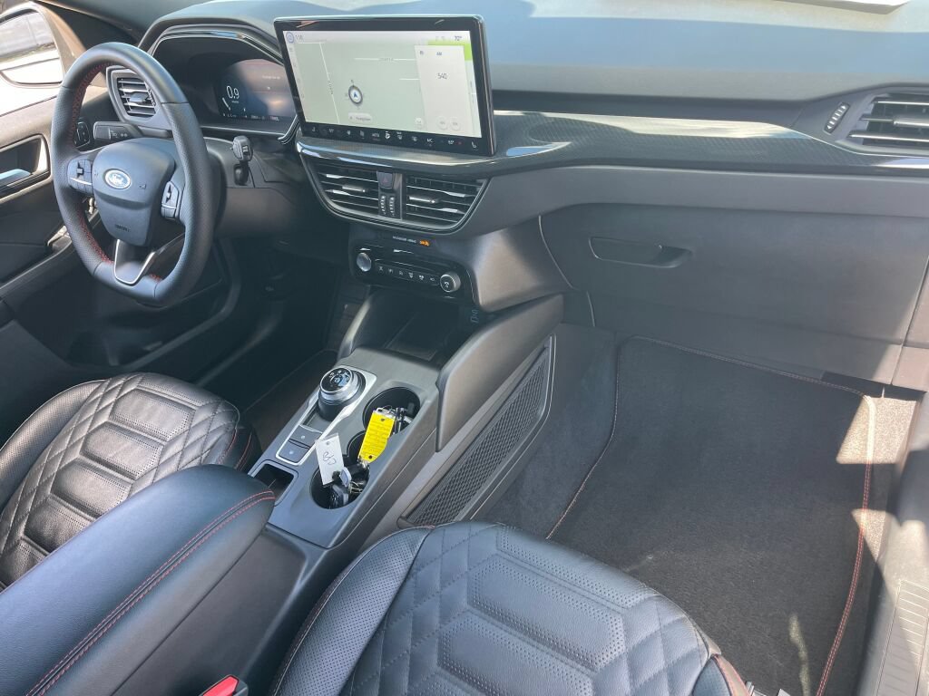 Used 2023 Ford Escape ST-Line Elite w/ Premium Technology Package AWD/4WD image 31