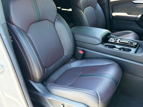 Used 2025 Honda Pilot Black Edition image 25