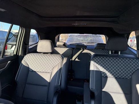 Used 2024 GMC Acadia Denali w/ Super Cruise Package image 11