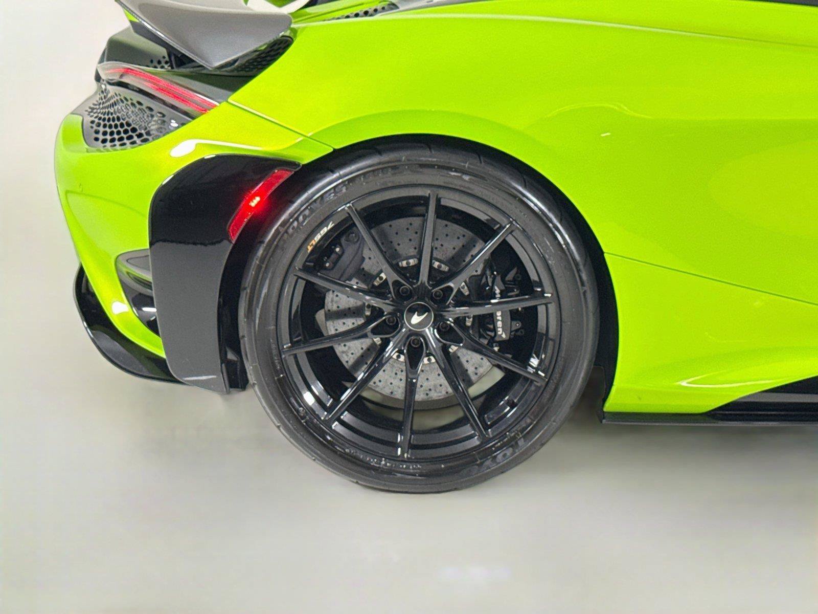 Used 2021 McLaren 765LT RWD image 33