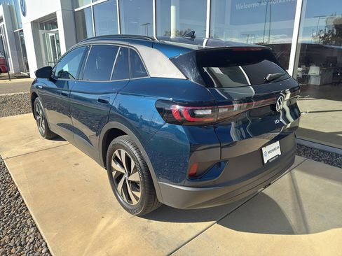 Used 2023 Volkswagen ID.4 Pro image 6