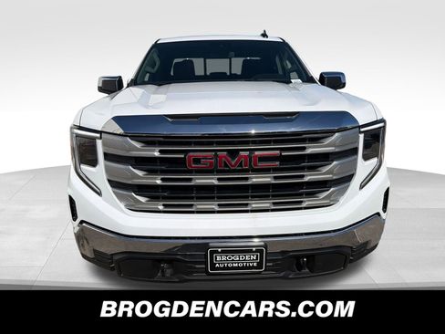 New 2026 GMC Sierra 1500 SLE image 8