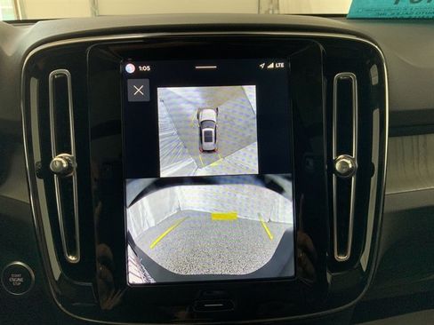 Used 2024 Volvo XC40 B5 Plus AWD/4WD image 35