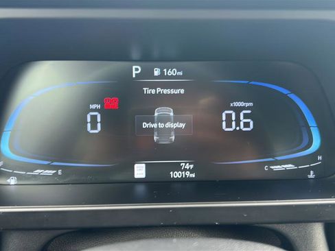 Certified 2025 Hyundai Elantra Sport image 21