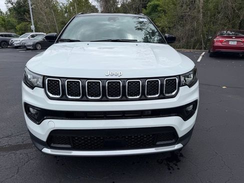 Used 2023 Jeep Compass Limited AWD/4WD image 2