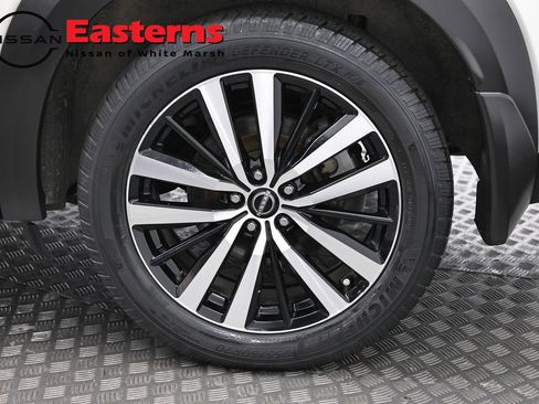 Used 2023 Nissan Pathfinder Platinum AWD/4WD image 35