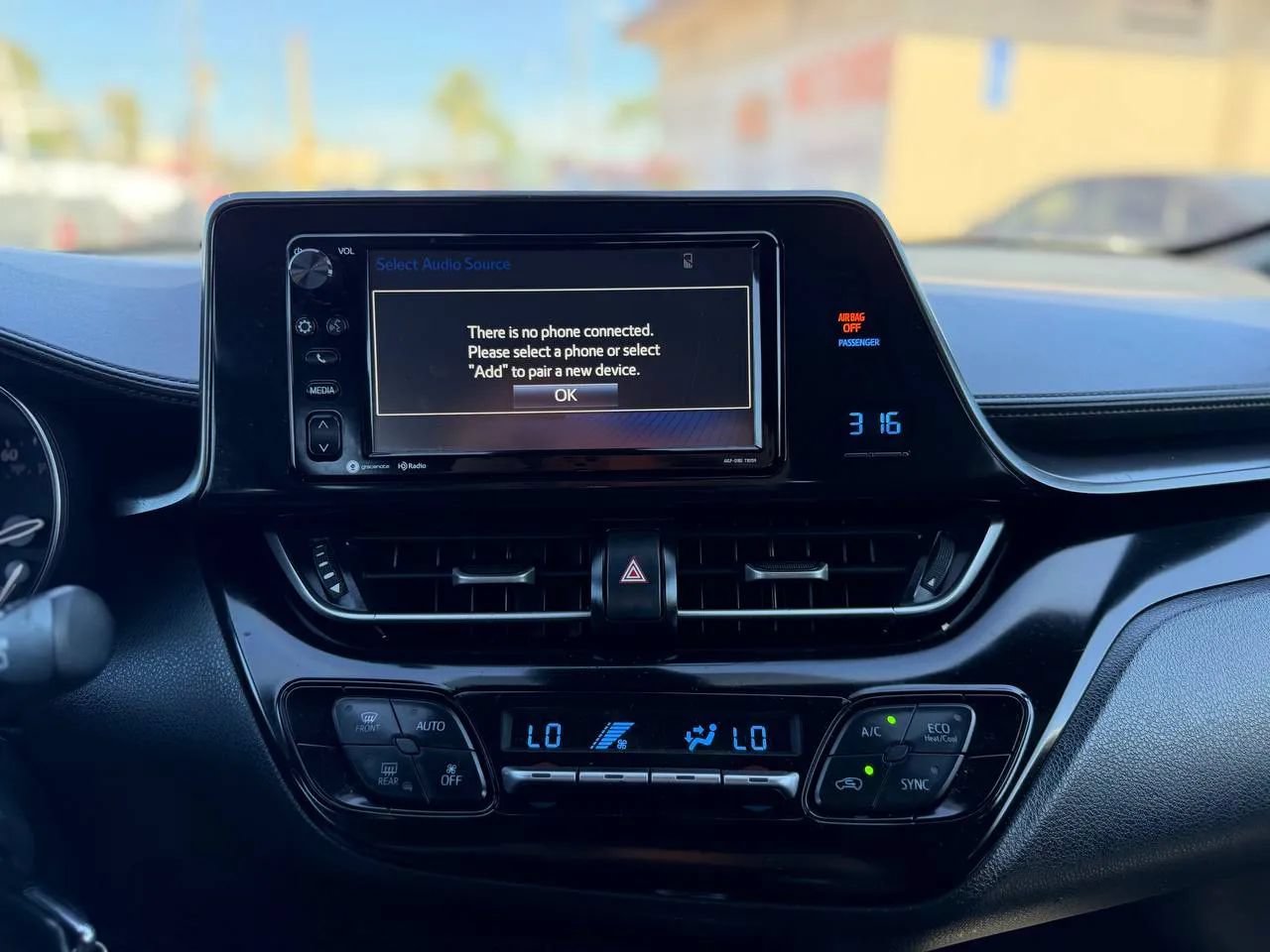 Used 2018 Toyota C-HR XLE FWD image 37