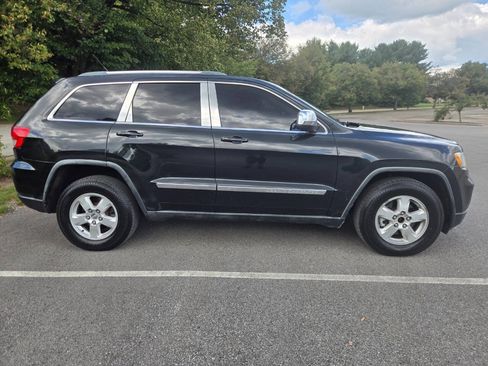 Used 2012 Jeep Grand Cherokee Laredo w/ Laredo E Group AWD/4WD image 12