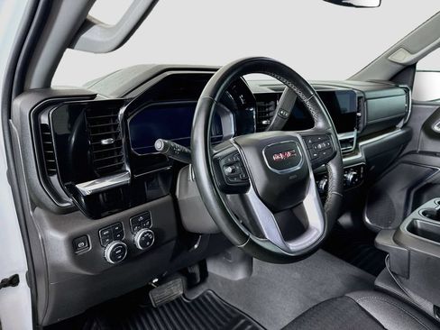 Used 2023 GMC Sierra 1500 SLE w/ X31 Off-Road Package AWD/4WD image 9