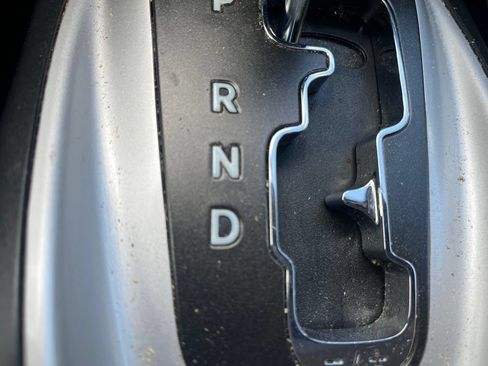Used 2018 Dodge Journey SXT w/ Connectivity Group FWD image 18