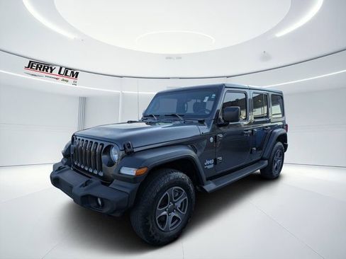 Used 2018 Jeep Wrangler Unlimited Sport S AWD/4WD image 37
