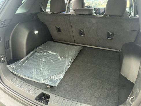 Used 2026 Chevrolet Equinox LT w/ Safety and Technology Package FWD image 24