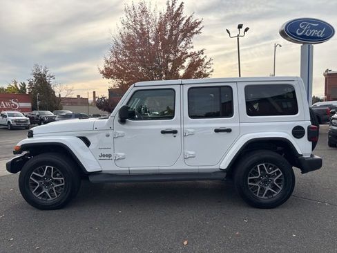 Used 2024 Jeep Wrangler Unlimited Sahara AWD/4WD image 6