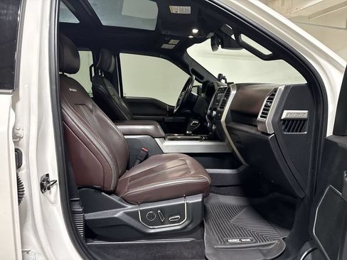 Used 2015 Ford F150 Platinum w/ Equipment Group 701A Luxury AWD/4WD image 23
