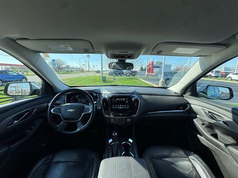Used 2019 Chevrolet Traverse LT image 9