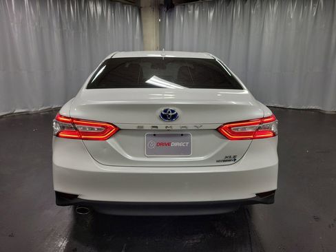 Used 2020 Toyota Camry XLE image 7