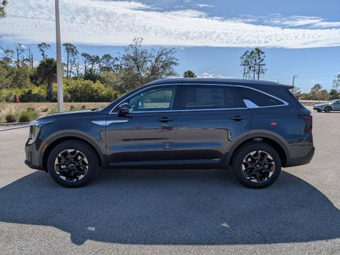 New 2026 Kia Sorento S w/ S Panoramic Sunroof Package FWD image 8