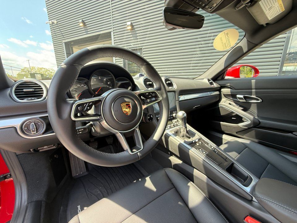 Certified 2025 Porsche 718 Cayman RWD image 15