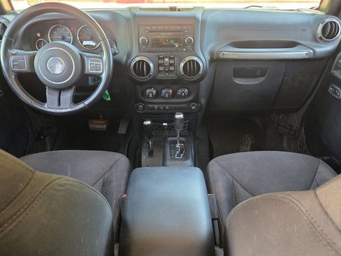 Used 2015 Jeep Wrangler Unlimited Sport w/ Quick Order Package 24S AWD/4WD image 16